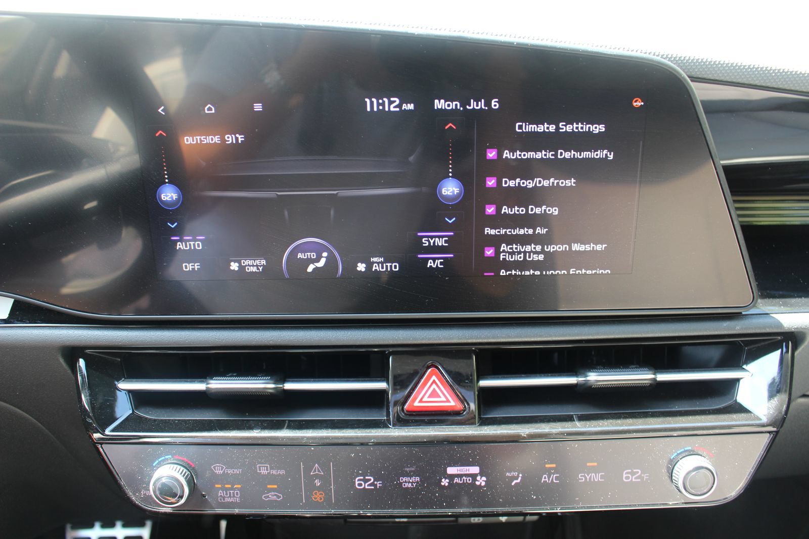 Certified 2024 Kia Niro EX Touring FWD image 30