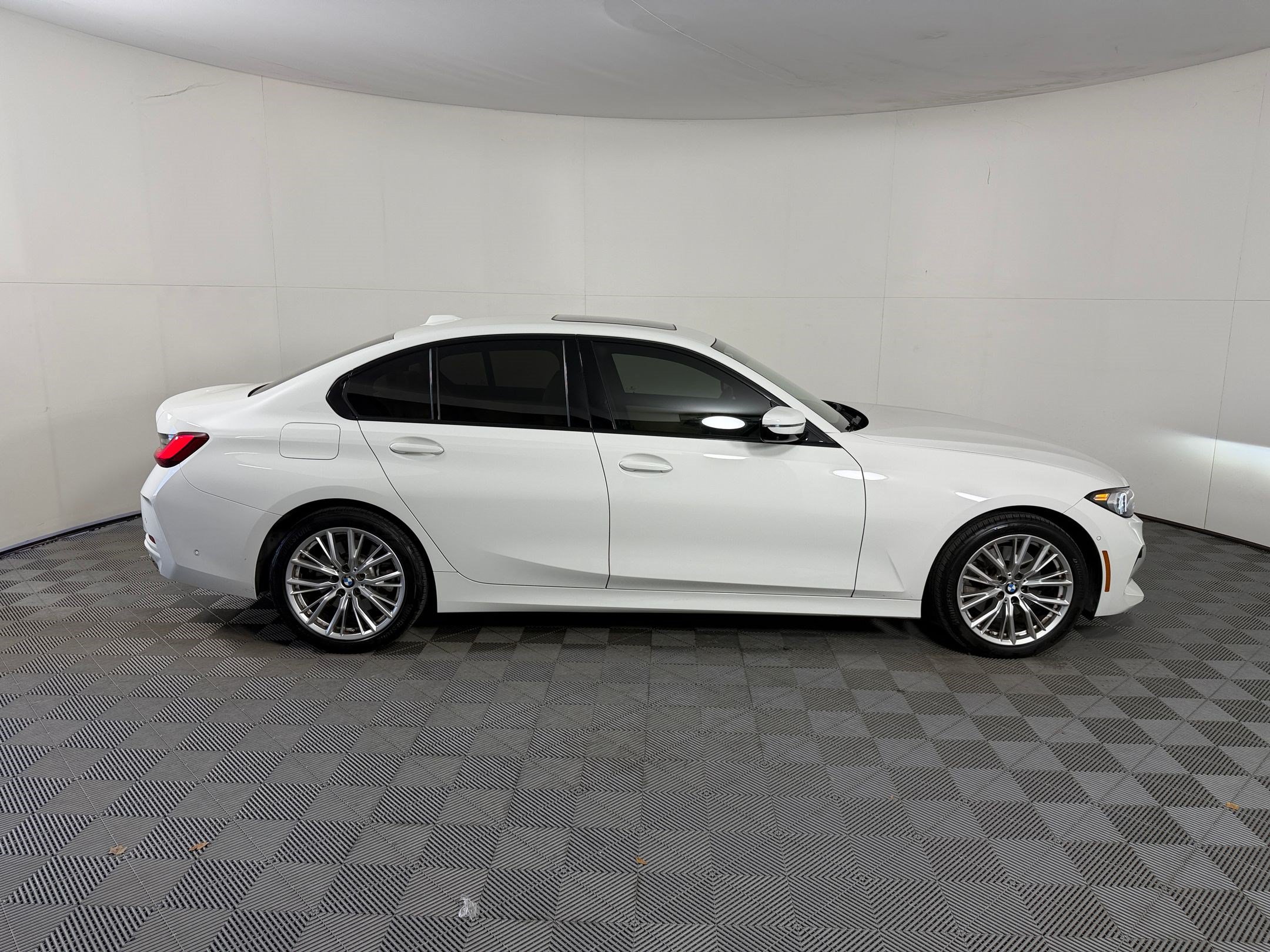 Certified 2023 BMW 330i Sedan w/ Parking Assistance Package RWD image 8