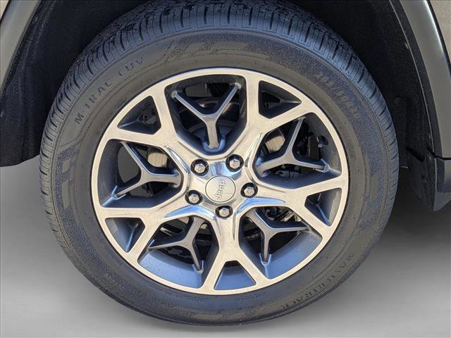 Used 2019 Jeep Grand Cherokee Limited image 18