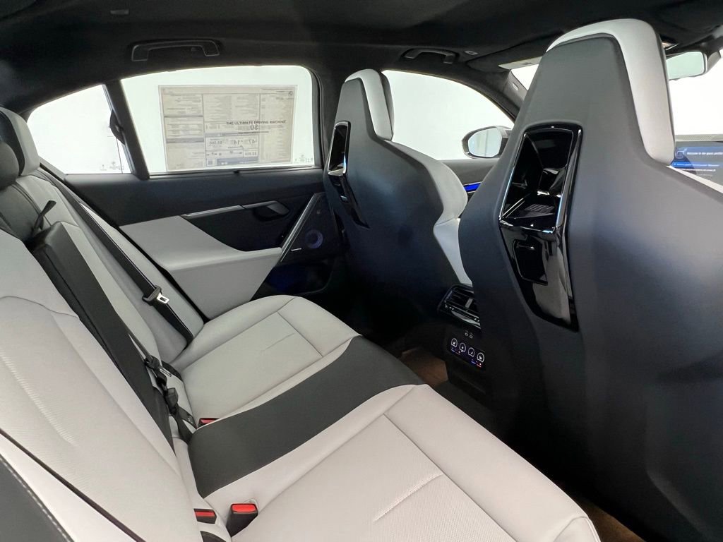 New 2026 BMW M5 w/ Carbon Package image 8