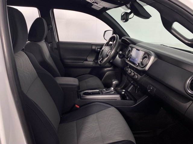 Used 2020 Toyota Tacoma TRD Sport AWD/4WD image 16