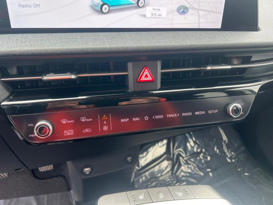 Used 2024 Kia EV6 Light image 25