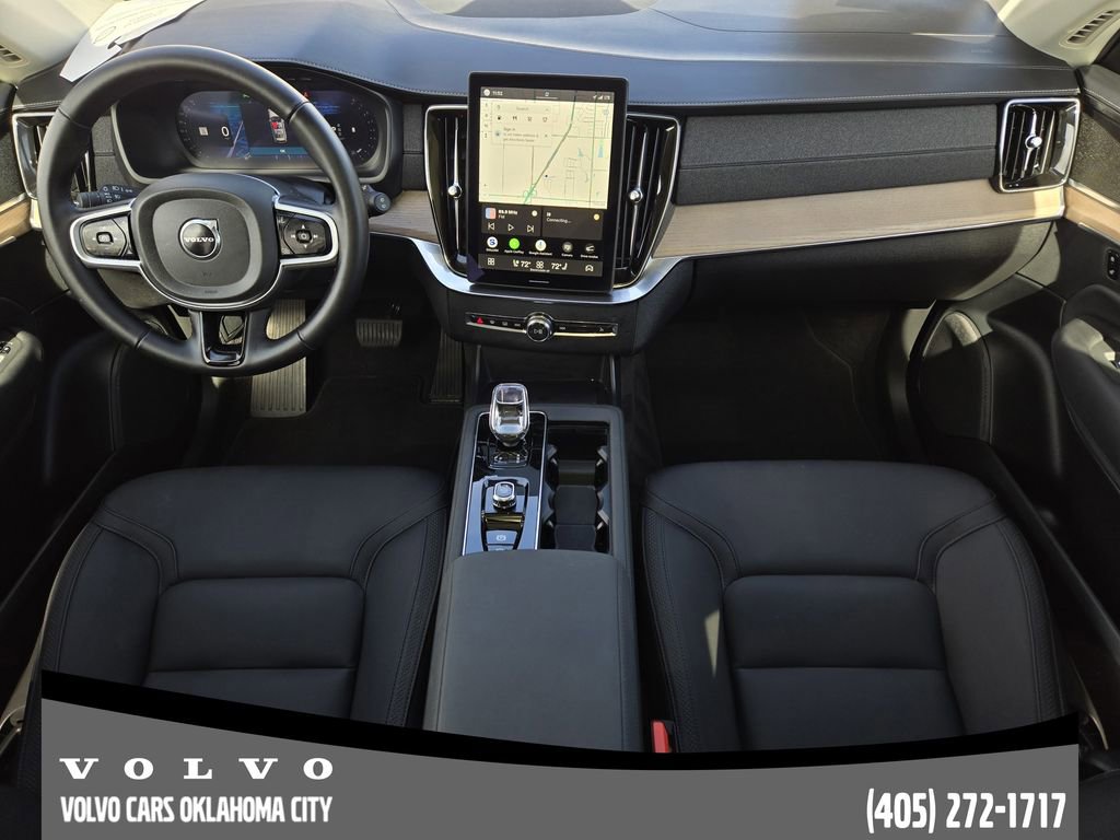 Certified 2025 Volvo XC90 B6 Plus image 25