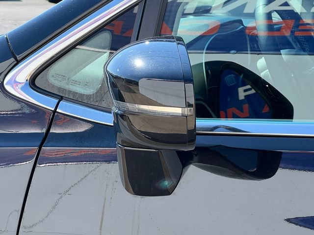 Used 2024 Chrysler Pacifica Touring-L image 38