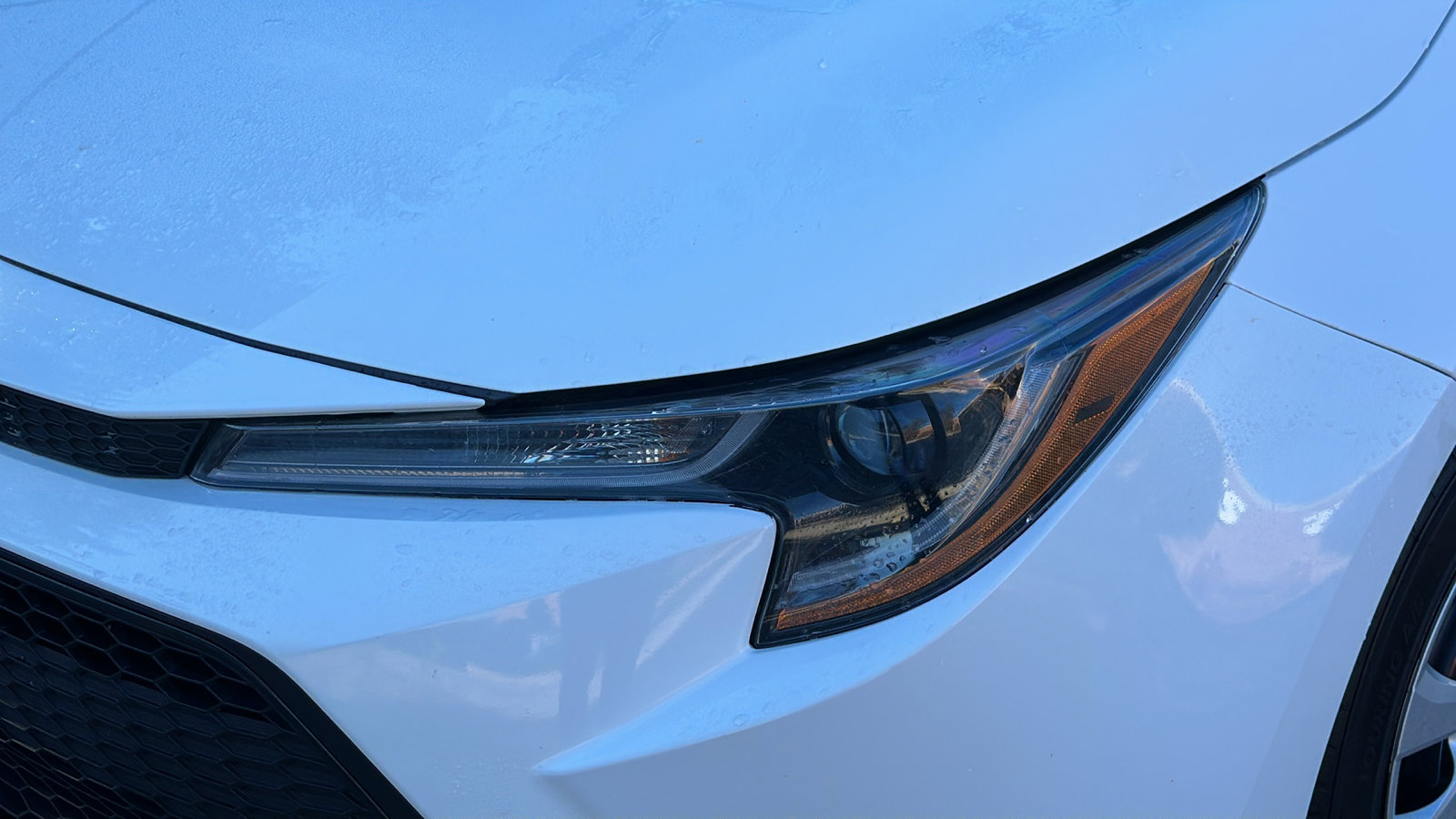 Used 2022 Toyota Corolla LE image 4