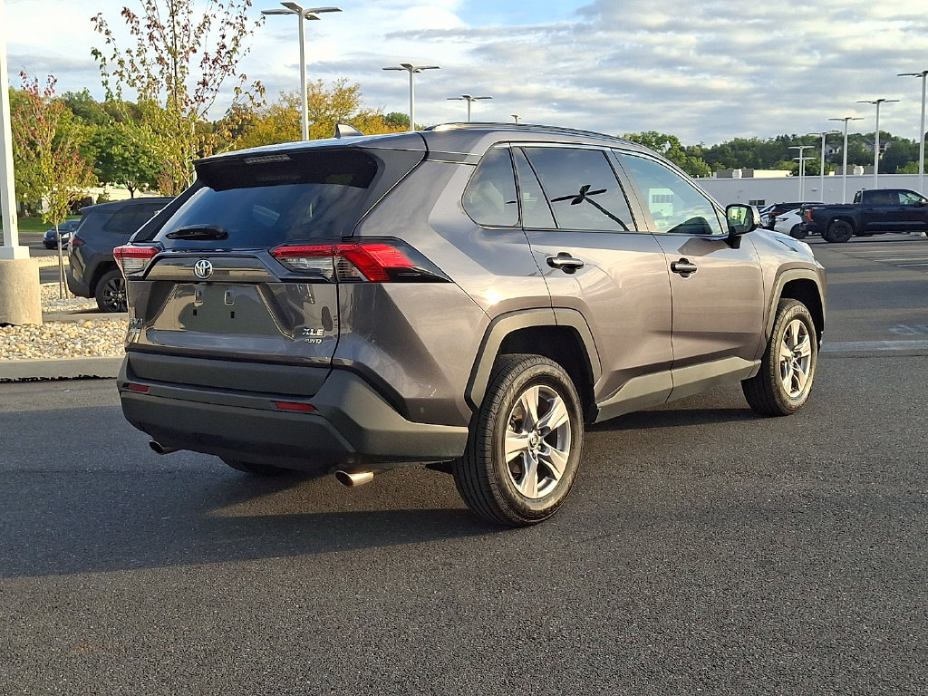 Used 2025 Toyota RAV4 XLE AWD/4WD image 6