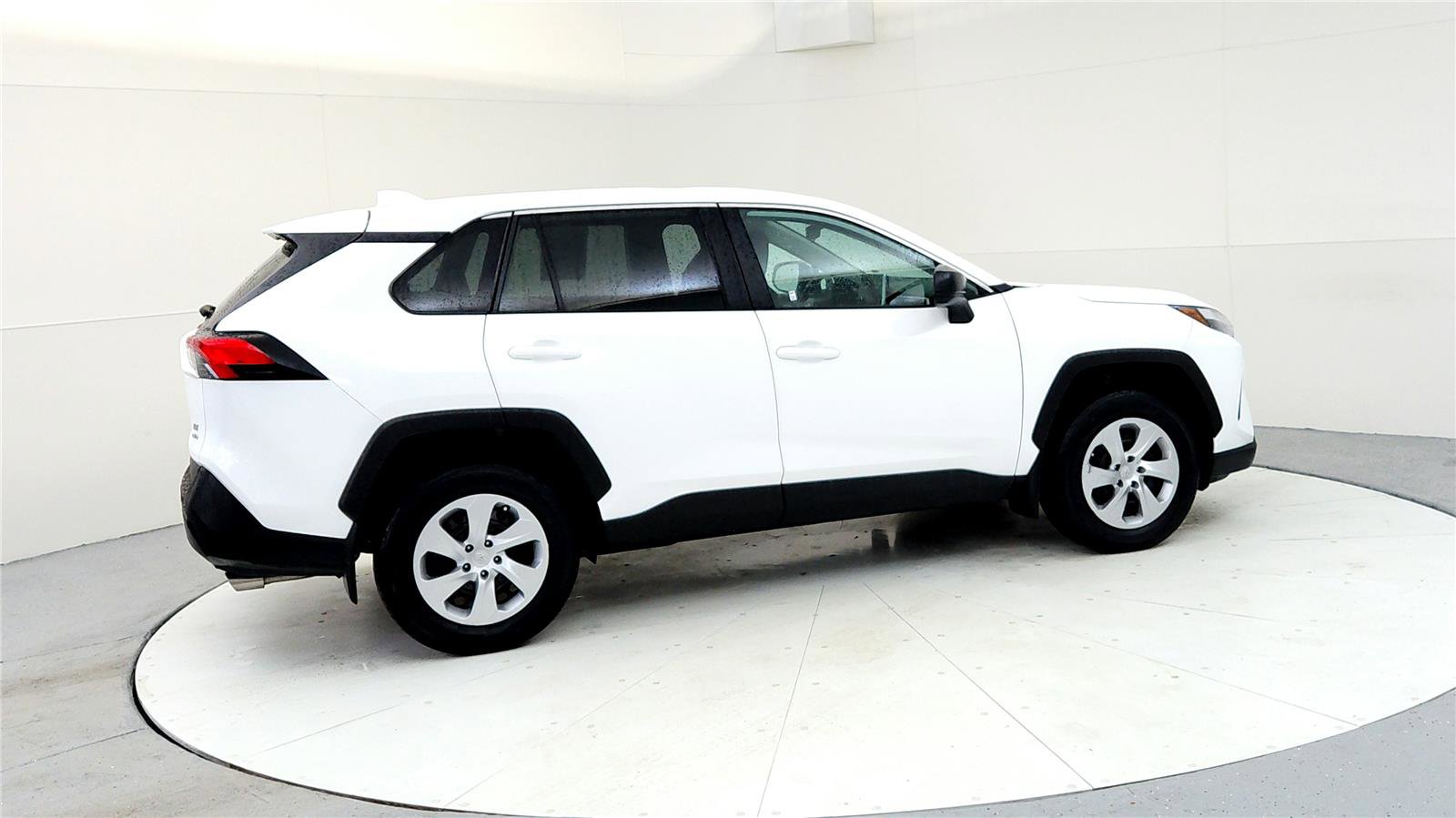 Used 2023 Toyota RAV4 LE image 6