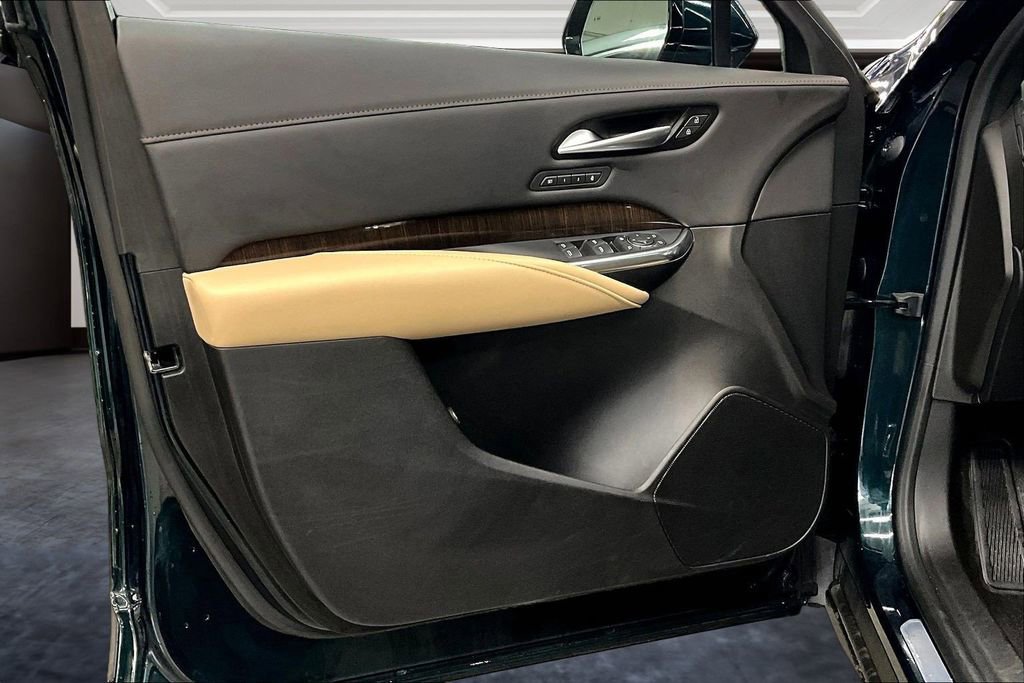 Certified 2024 Cadillac XT4 Premium Luxury w/ Cold Weather Package image 20