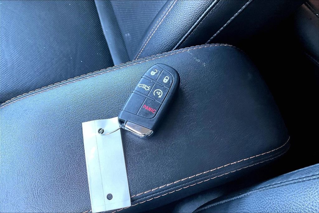 Used 2019 Jeep Compass Limited image 32