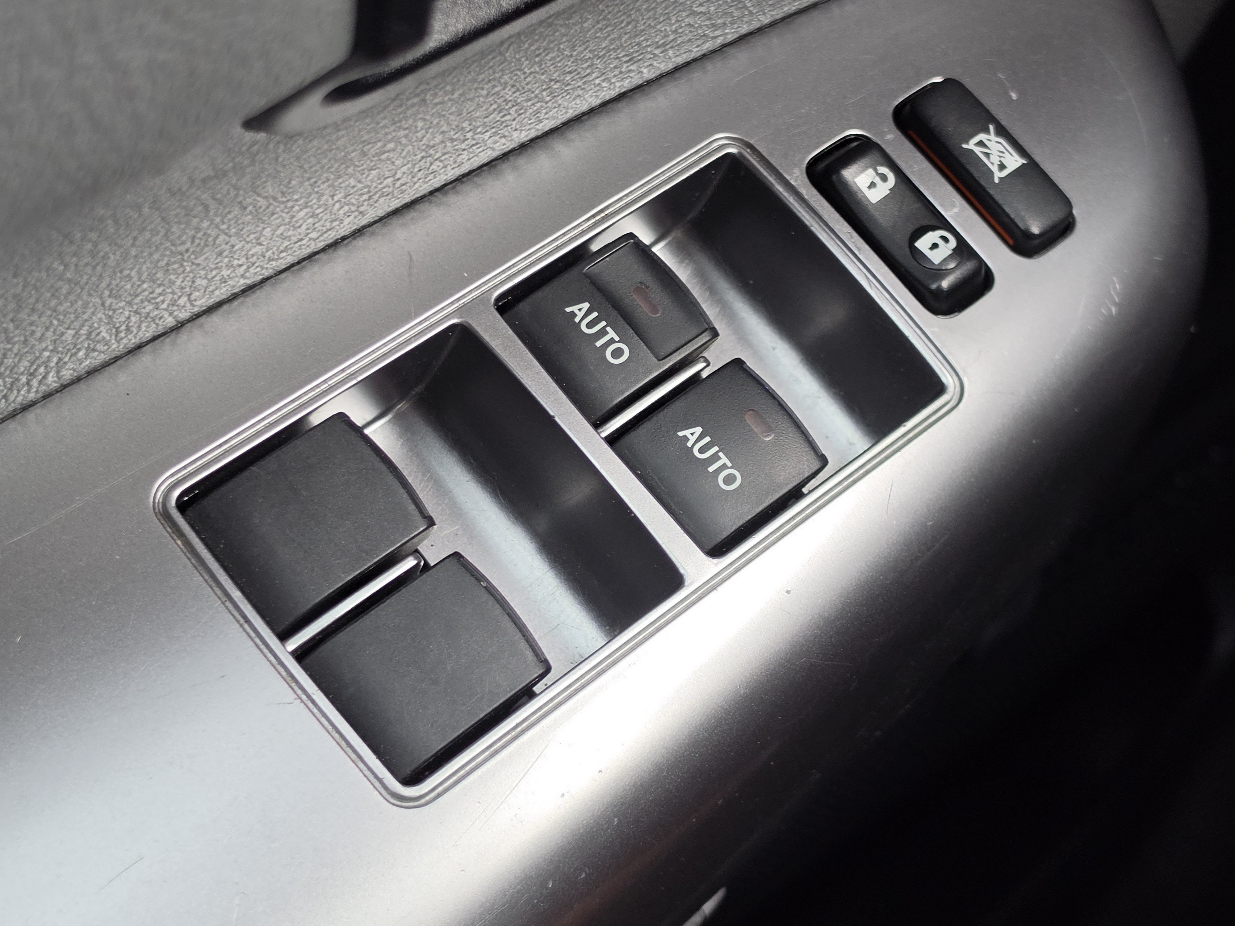 Used 2019 Toyota Sequoia Limited w/ Safety & Convenience Package RWD image 16