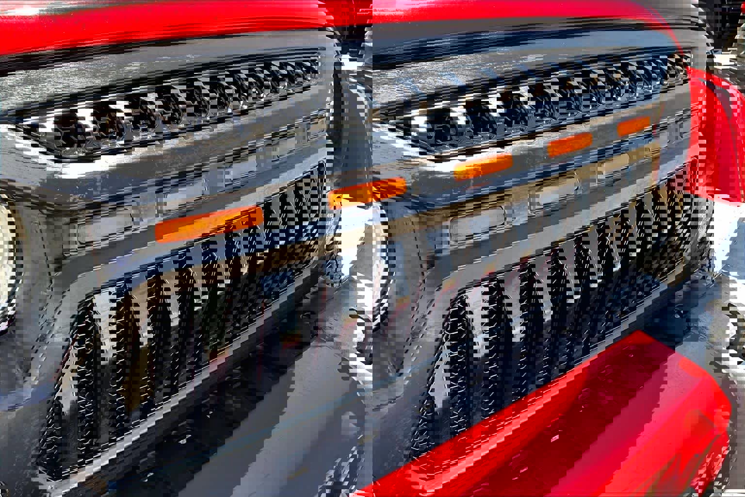 Used 2017 Jeep Wrangler Unlimited Sahara w/ Connectivity Group image 27