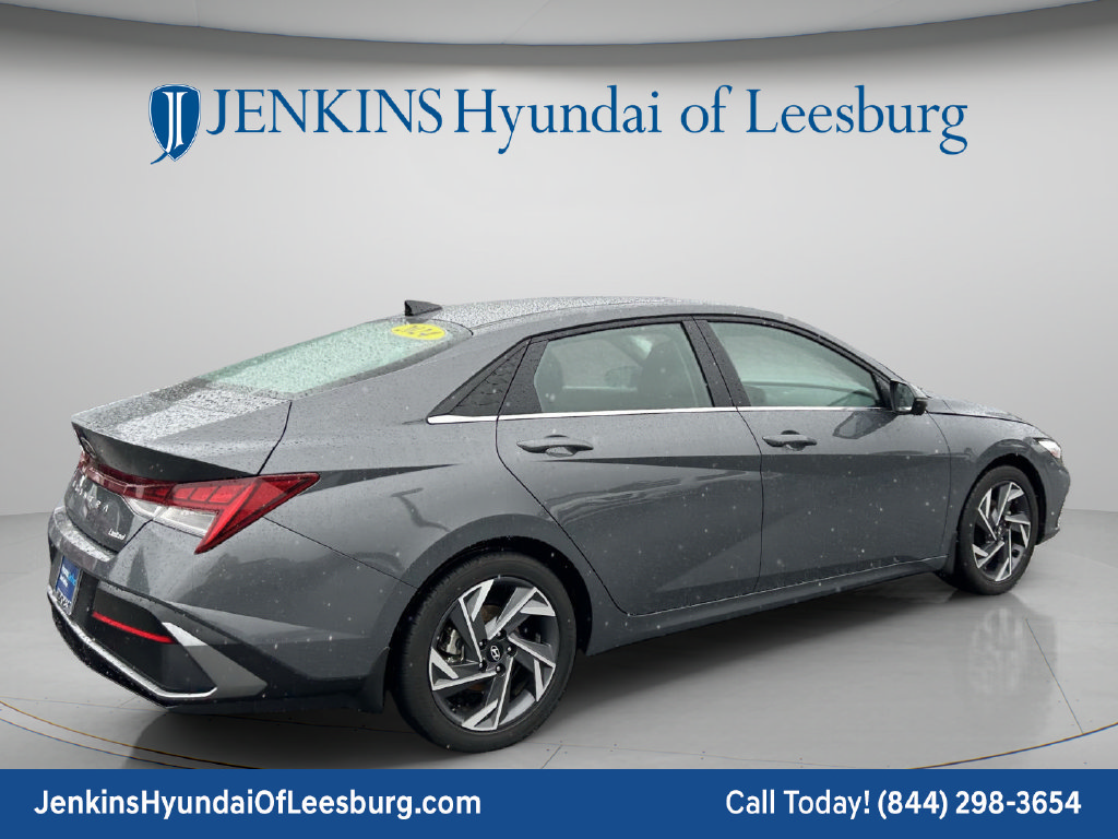 Certified 2024 Hyundai Elantra Limited FWD image 5