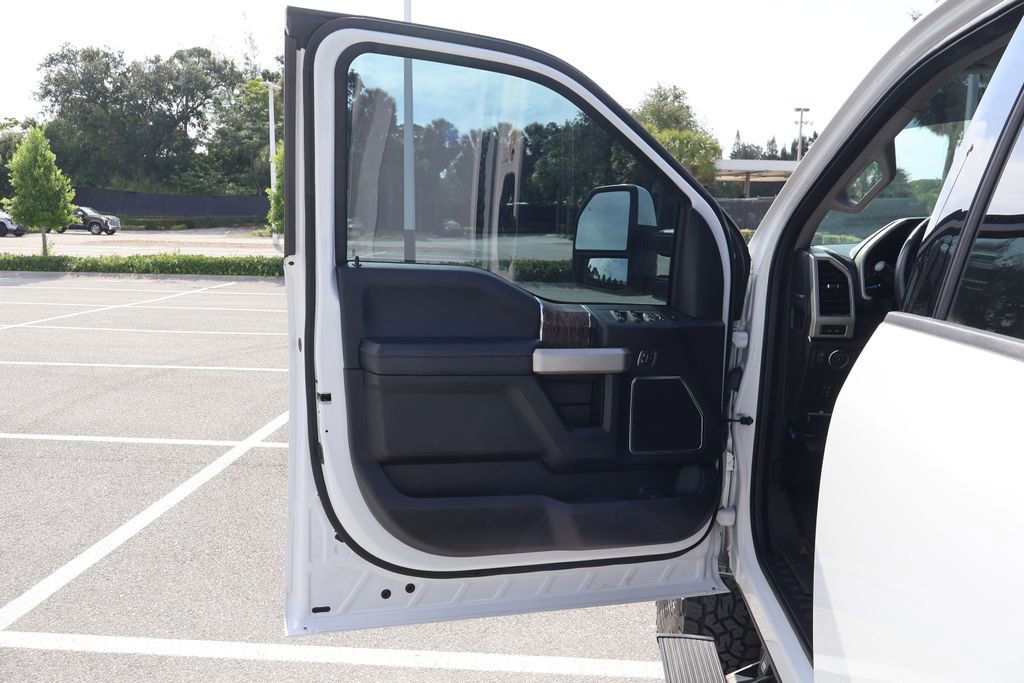 Used 2018 Ford F250 Lariat w/ Lariat Value Package AWD/4WD image 16