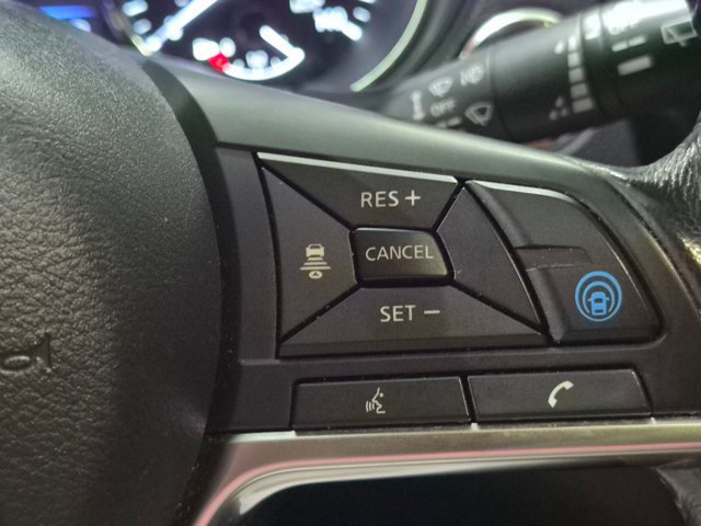 Used 2019 Nissan Rogue SV w/ Premium Package FWD image 17