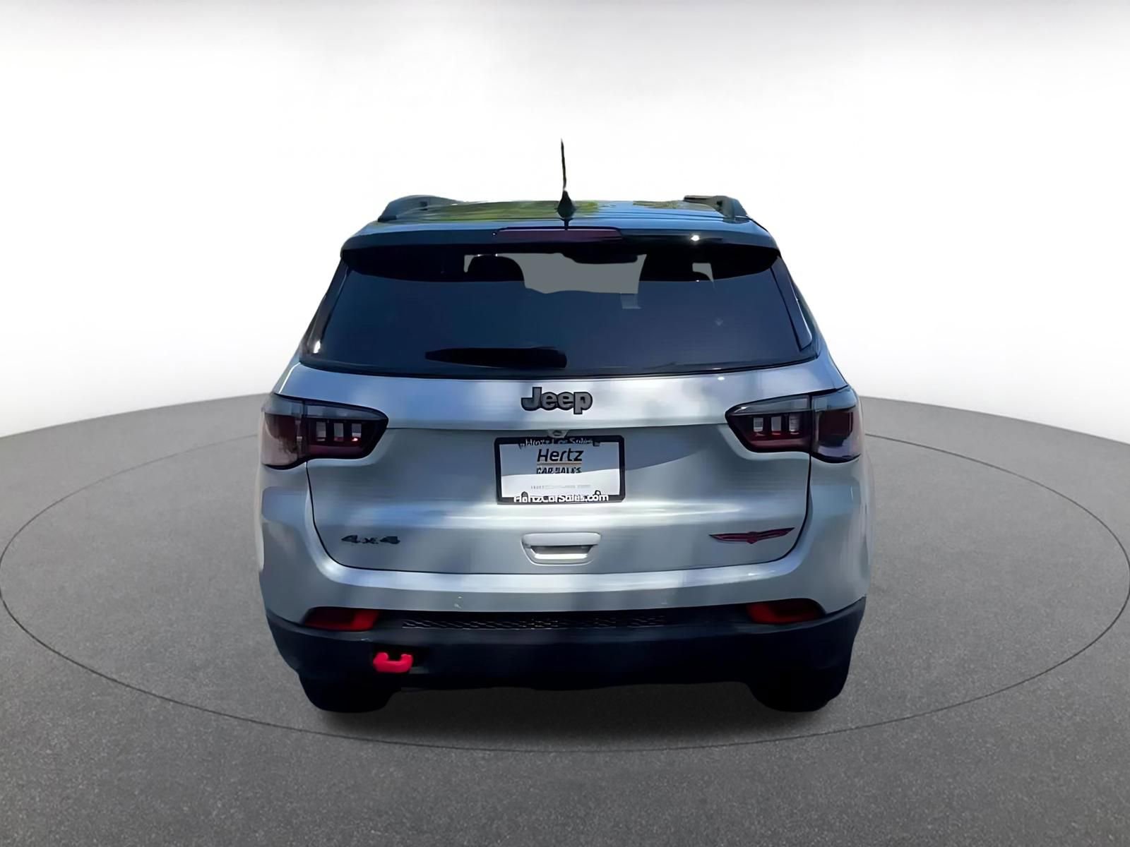 Used 2025 Jeep Compass Trailhawk AWD/4WD image 12