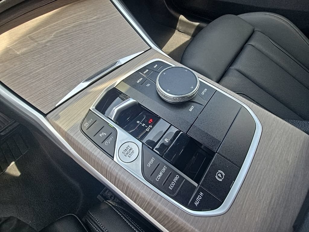 Used 2025 BMW 330i xDrive Sedan AWD/4WD image 27