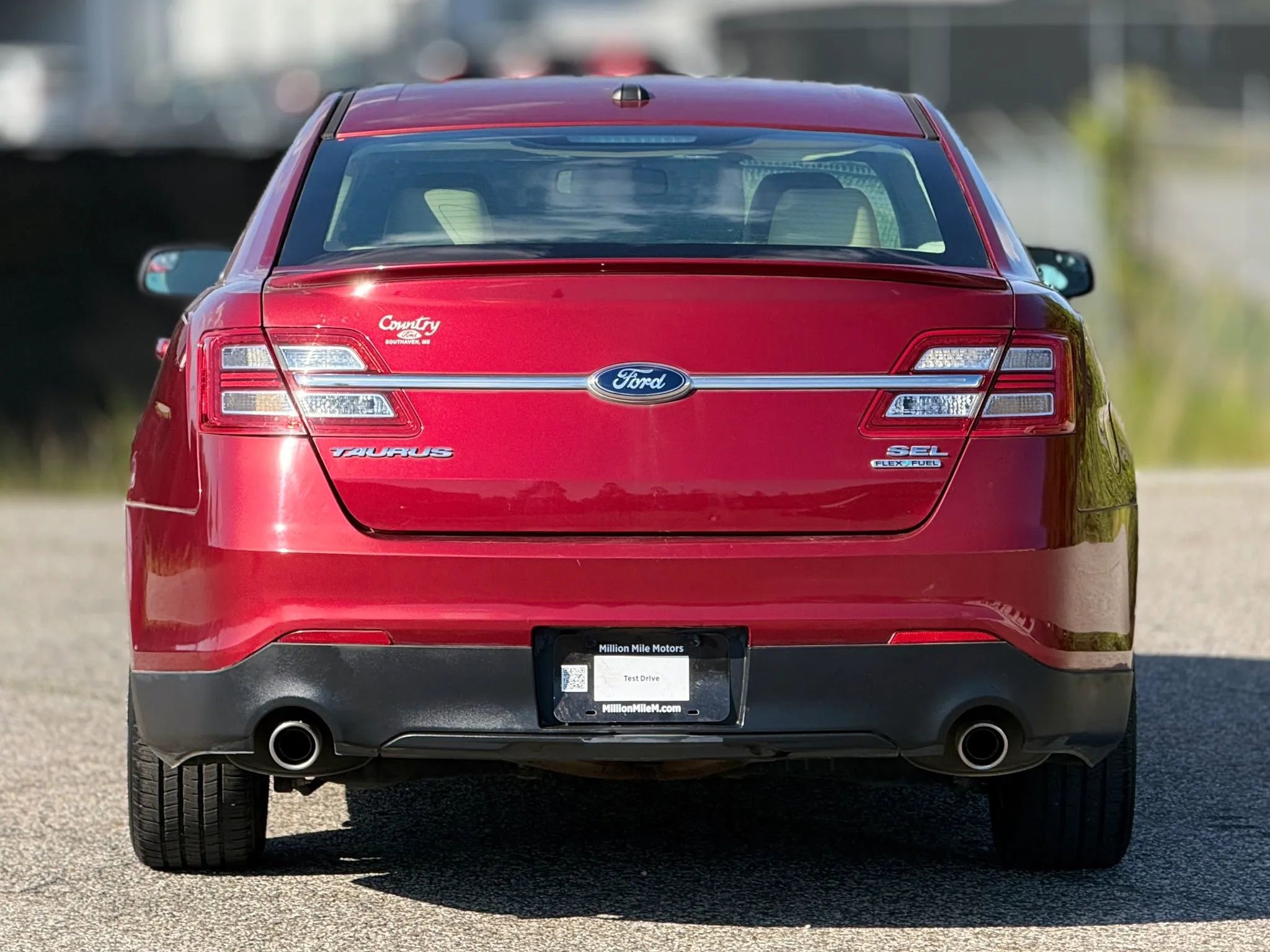 Used 2013 Ford Taurus SEL image 4