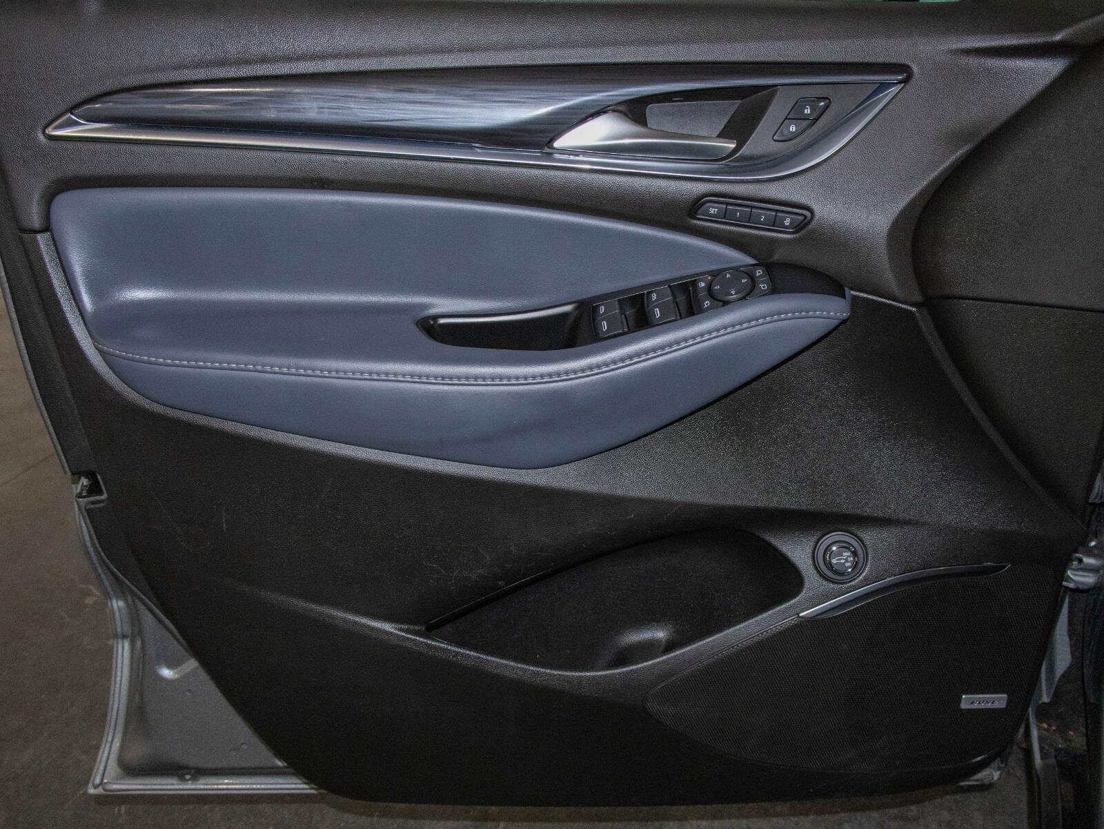 Used 2024 Buick Enclave Premium image 11