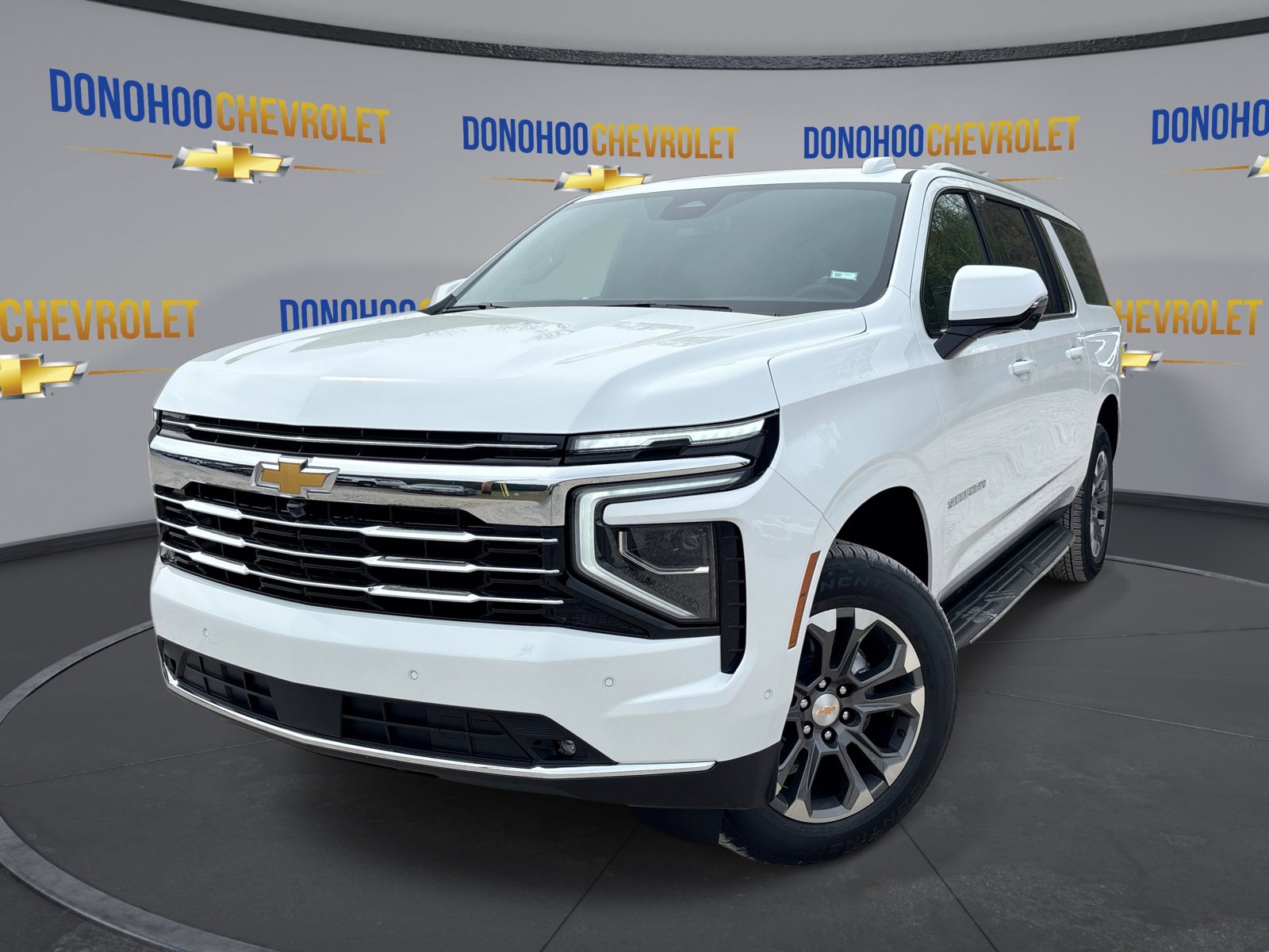 New 2026 Chevrolet Suburban LT image 4