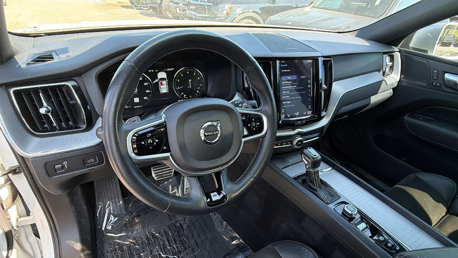 Used 2019 Volvo XC60 T5 R-Design w/ Protection Package FWD image 25