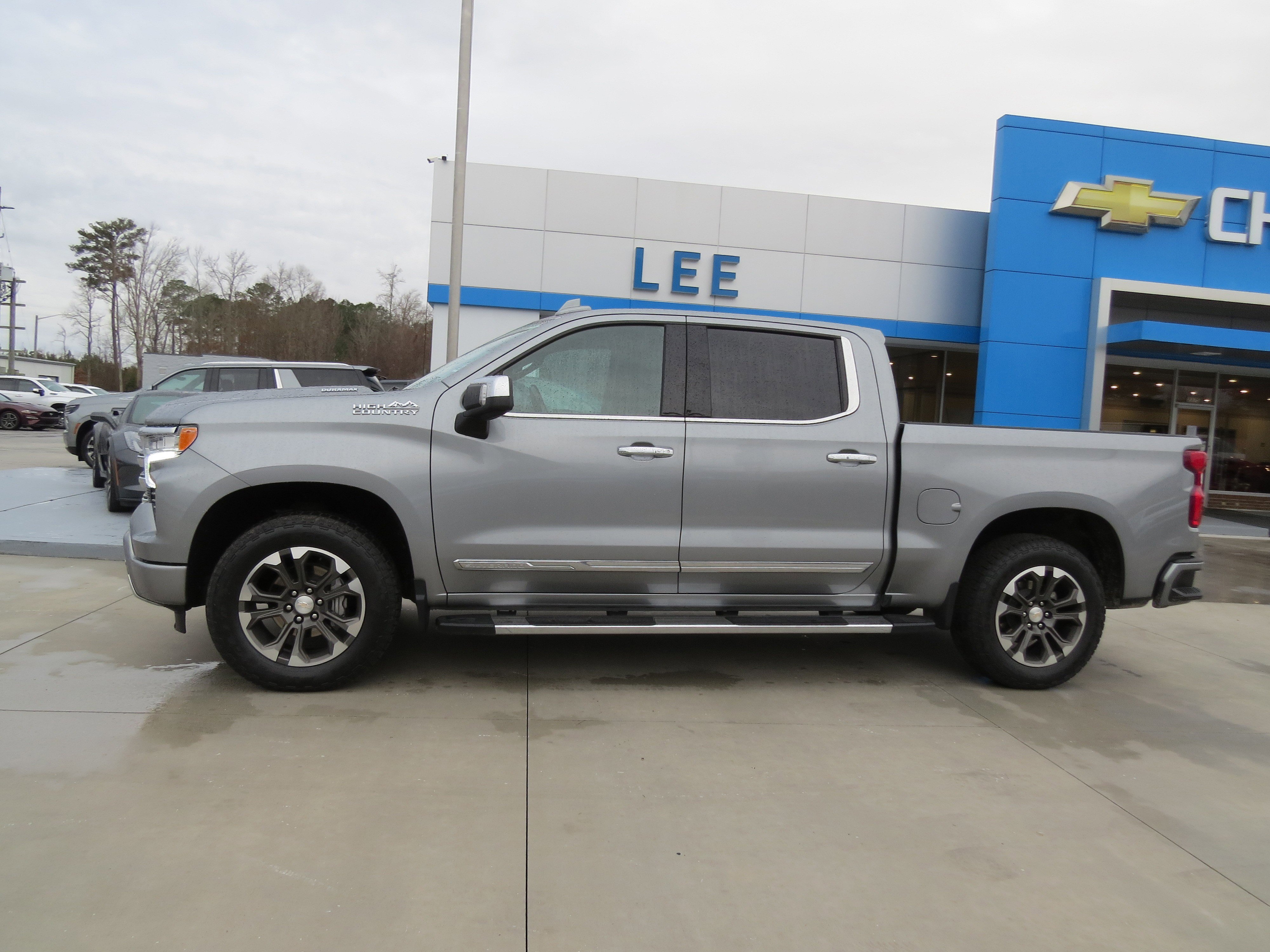 Certified 2024 Chevrolet Silverado 1500 High Country w/ Technology Package AWD/4WD image 2