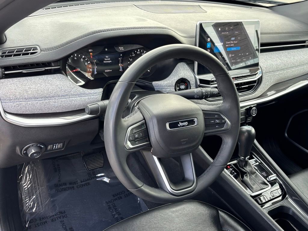 Used 2023 Jeep Compass Latitude image 10