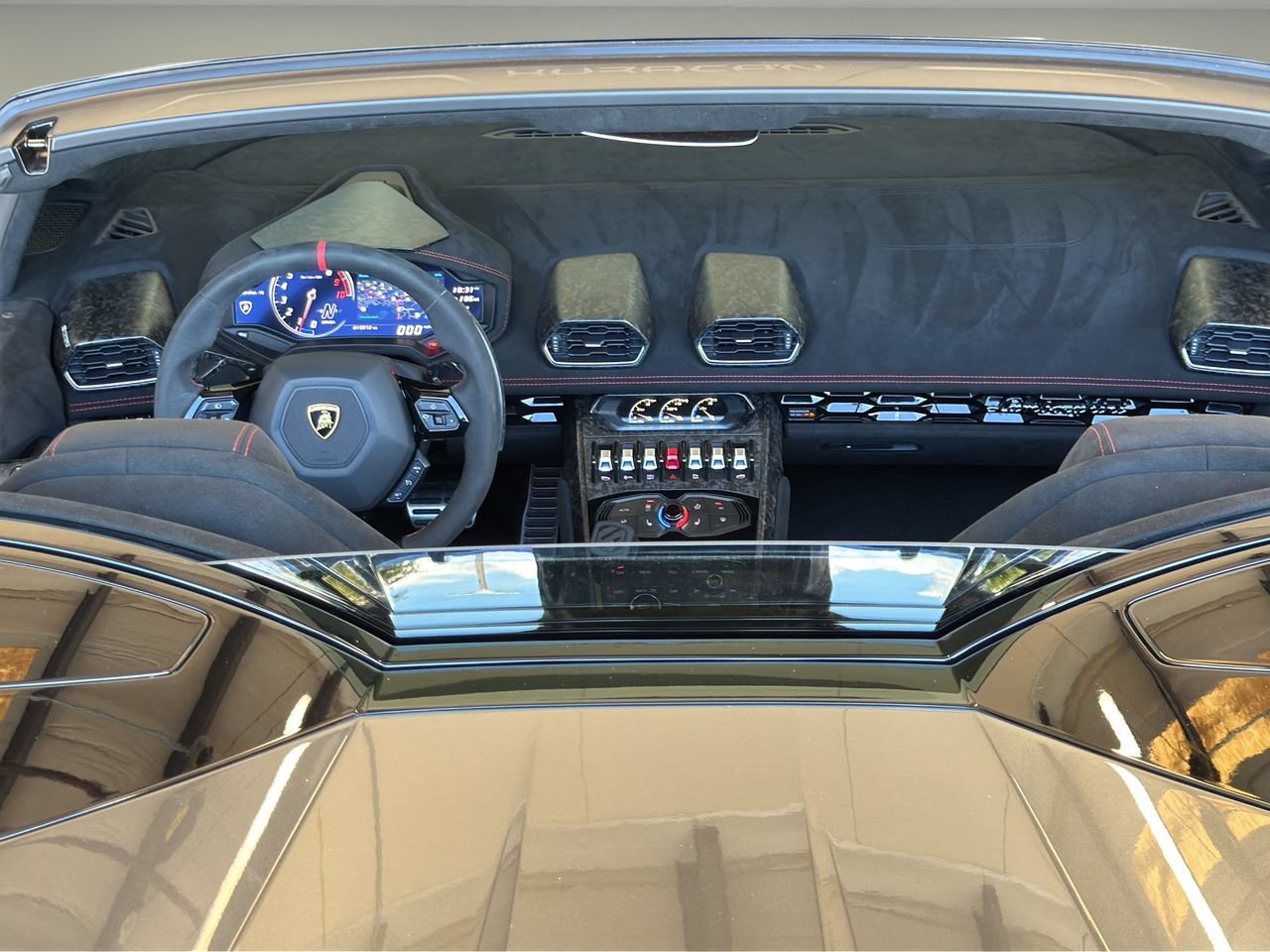 Used 2019 Lamborghini Huracan Performante AWD/4WD image 14