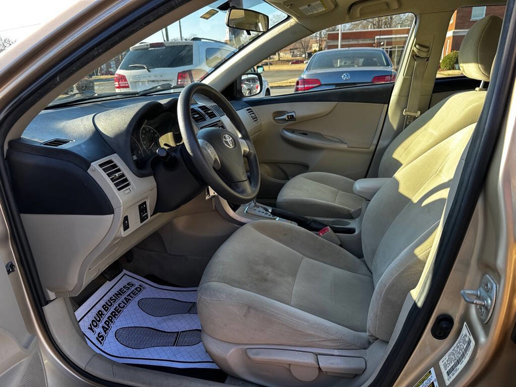 Used 2013 Toyota Corolla LE image 11