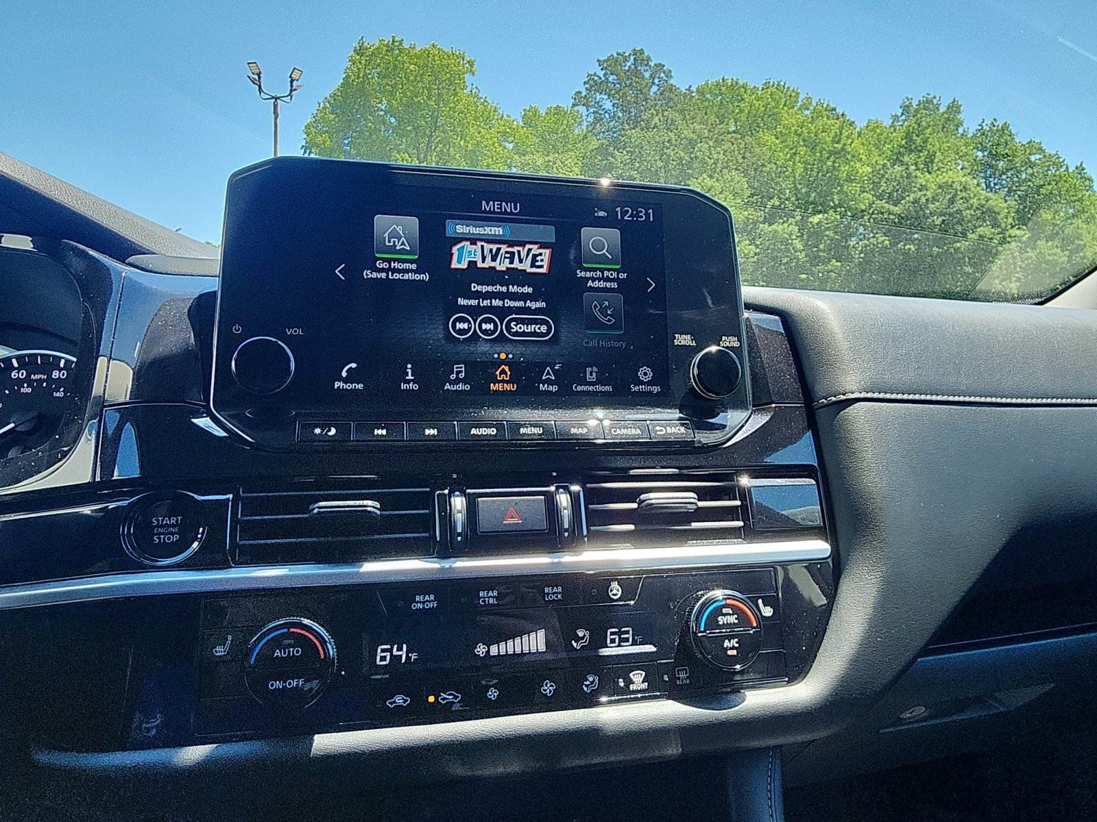 Used 2025 Nissan Pathfinder SL AWD/4WD image 17