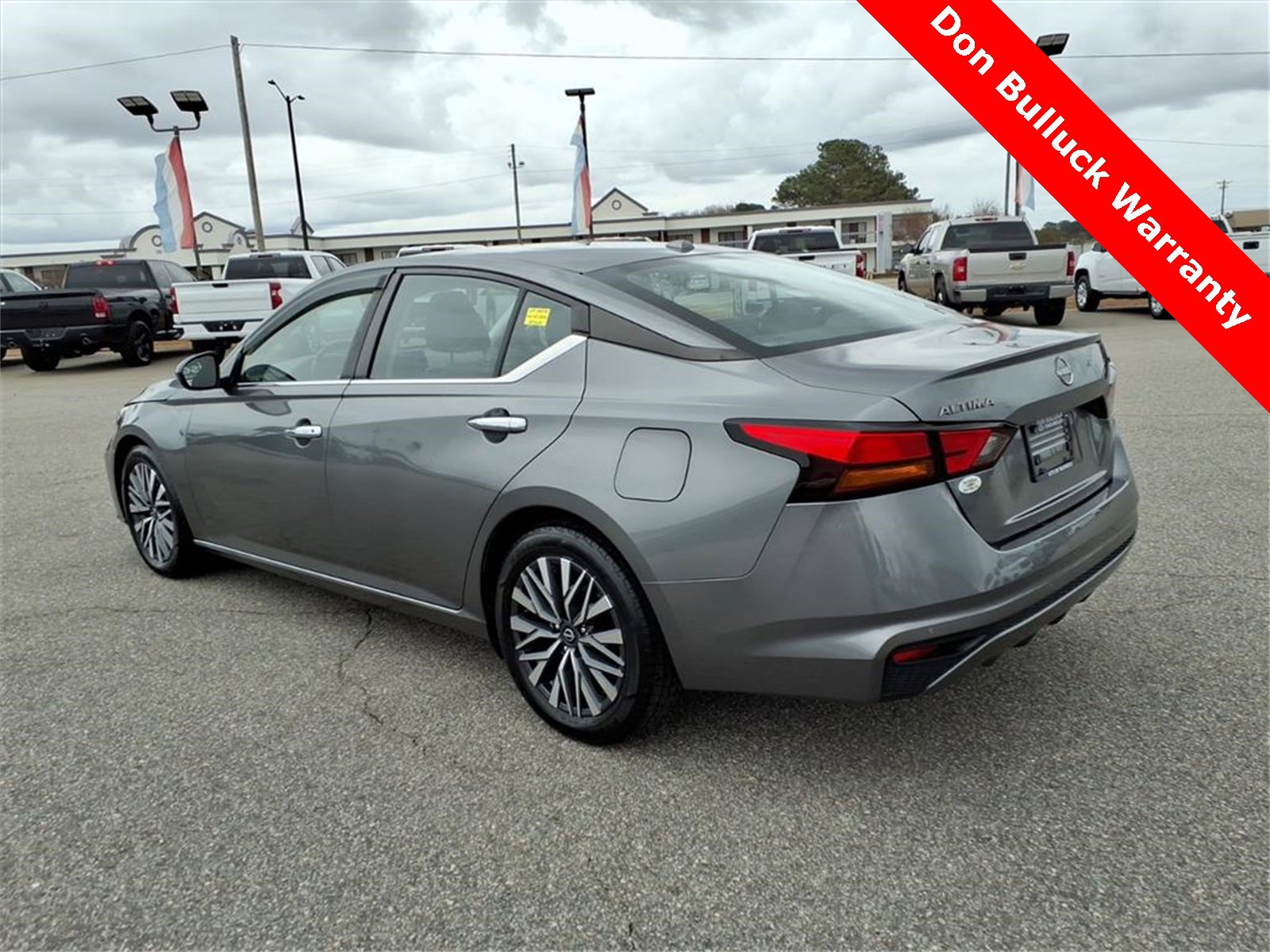 Used 2023 Nissan Altima 2.5 SV image 3