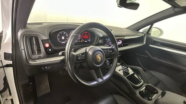 Used 2024 Porsche Cayenne AWD/4WD image 14