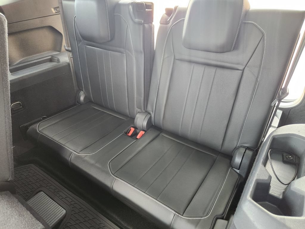 Used 2022 Volkswagen Tiguan SE R-Line FWD image 32