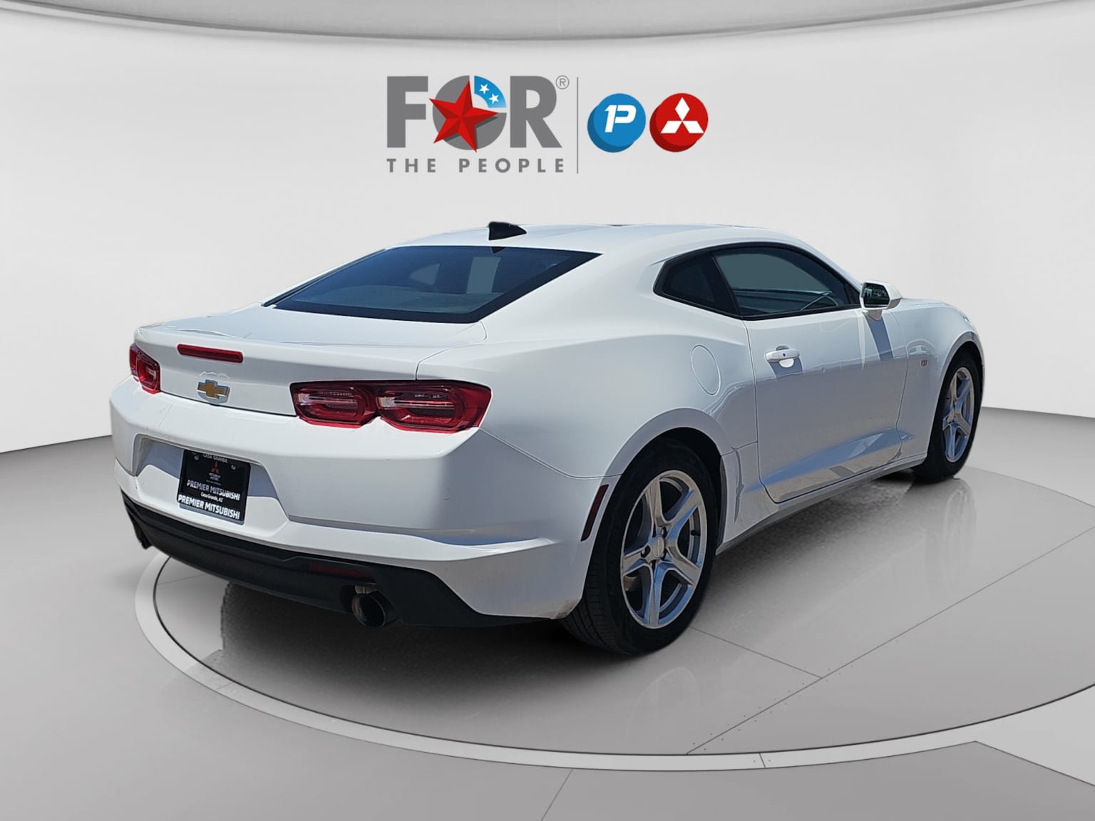 Used 2023 Chevrolet Camaro LT RWD image 5