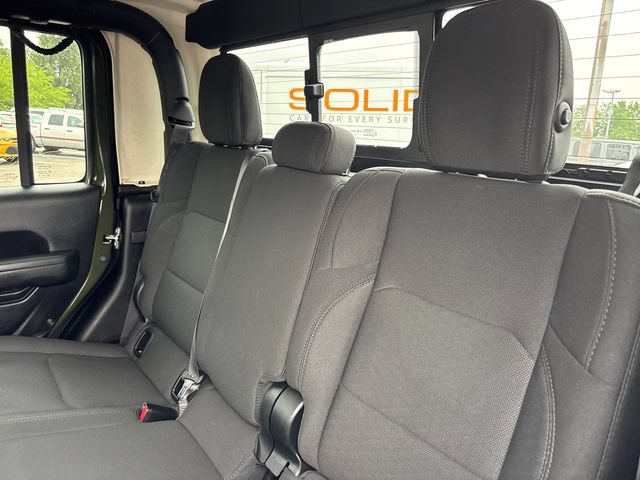 Used 2023 Jeep Gladiator Sport AWD/4WD image 8