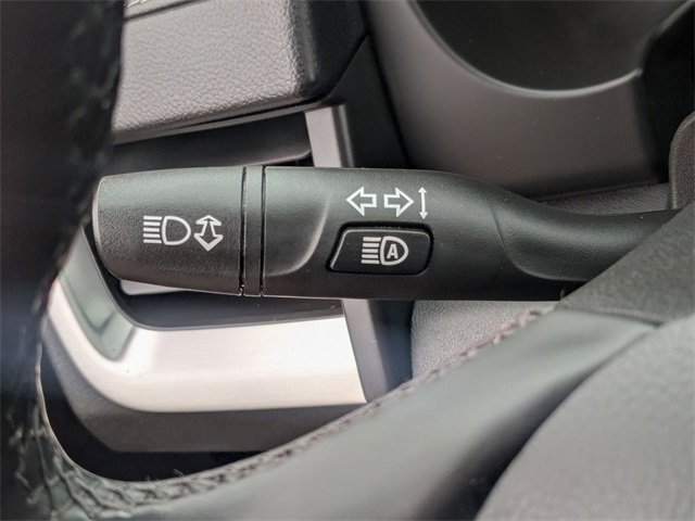 Used 2024 GMC Terrain SLT image 25