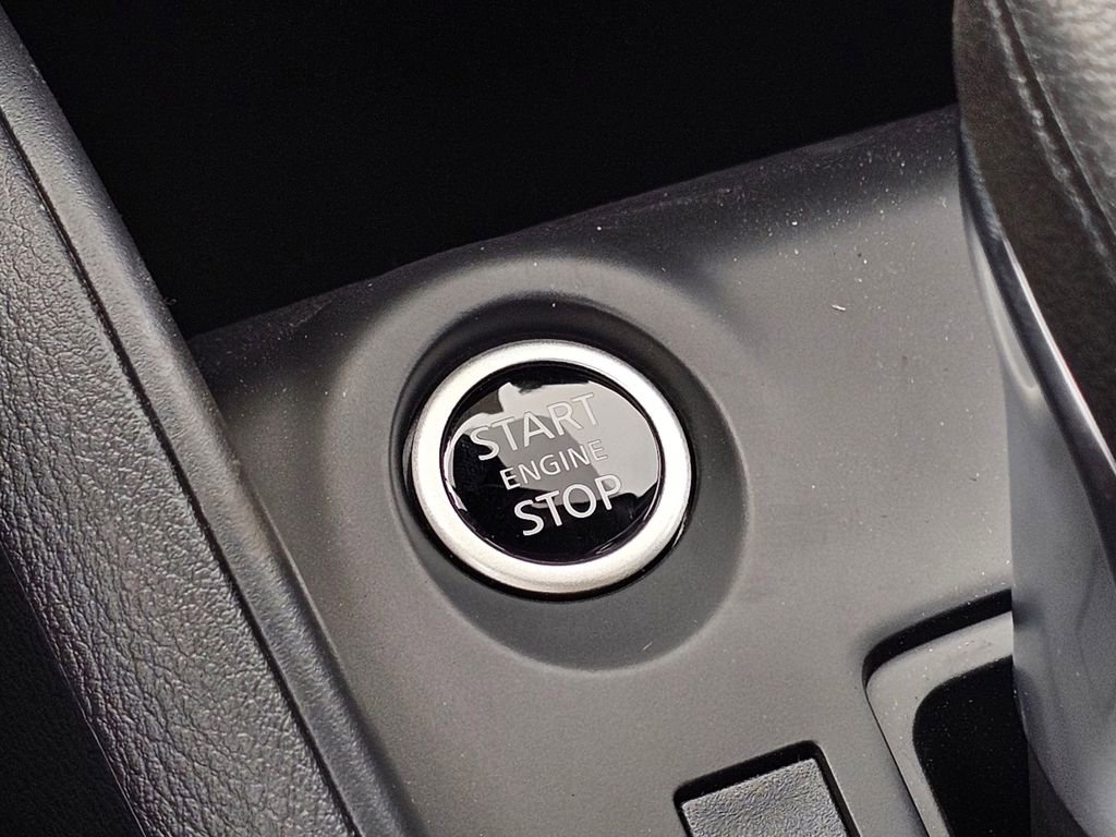 New 2025 Nissan Kicks Play S image 11