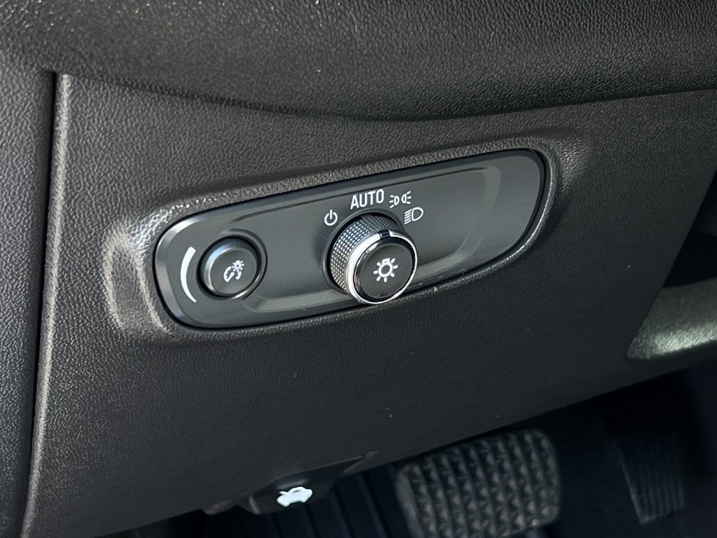 Used 2024 Chevrolet Equinox LS w/ LS Convenience Package FWD image 8