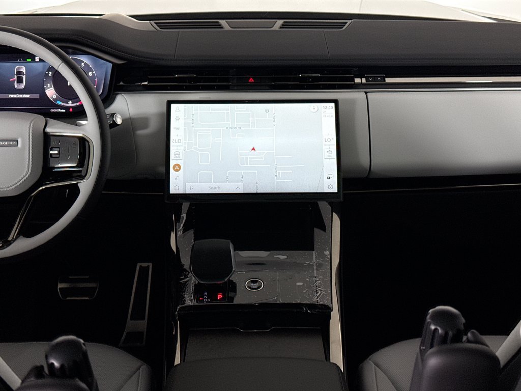New 2026 Land Rover Range Rover Sport Dynamic SE AWD/4WD image 15
