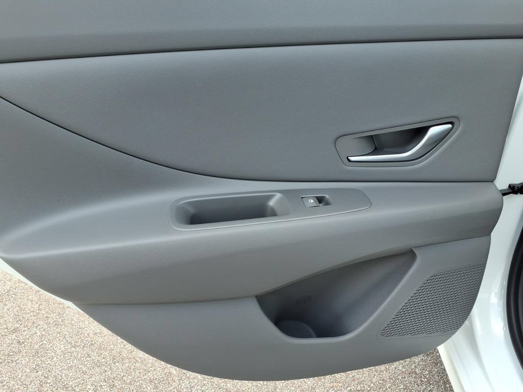New 2026 Hyundai Elantra Sport FWD image 9