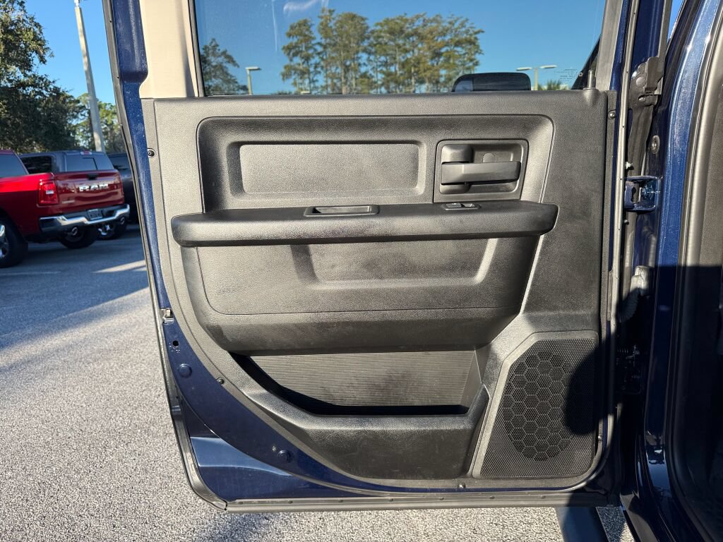 Used 2018 RAM 2500 Tradesman w/ Chrome Appearance Group AWD/4WD image 9