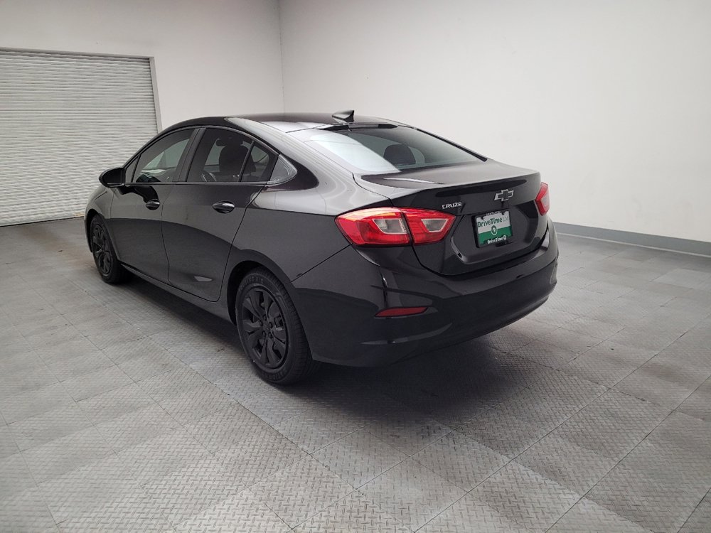 Used 2017 Chevrolet Cruze LS FWD image 5