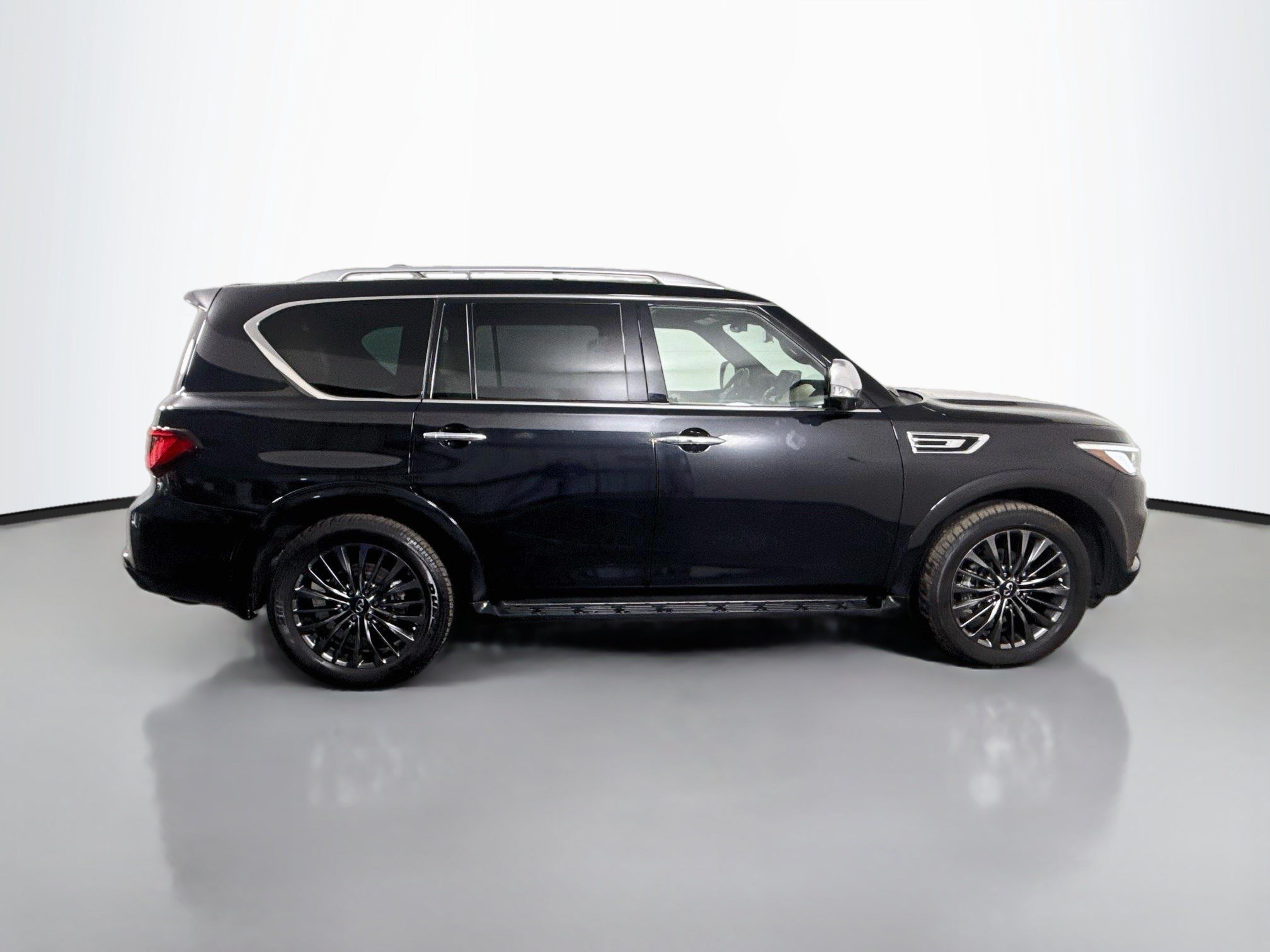 Used 2023 INFINITI QX80 Sensory w/ Cargo Package AWD/4WD image 10