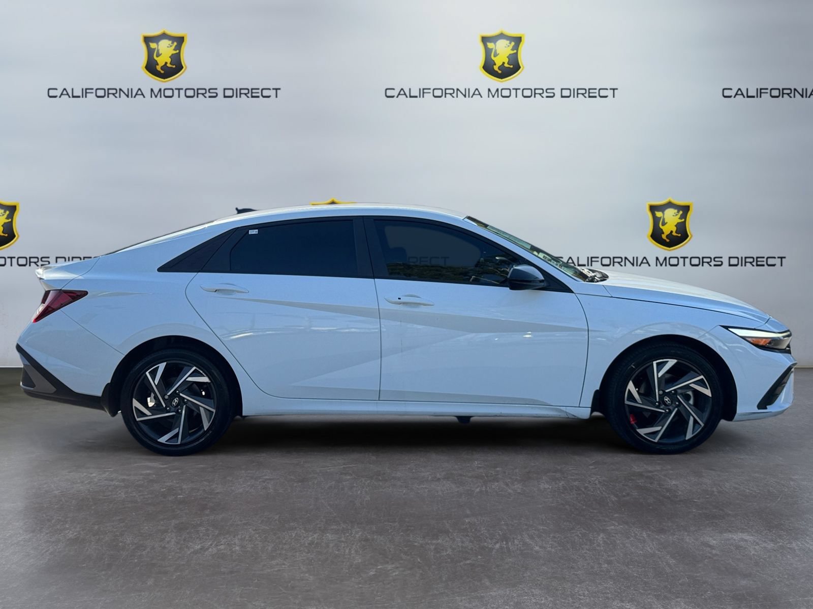 Used 2025 Hyundai Elantra SEL FWD image 6
