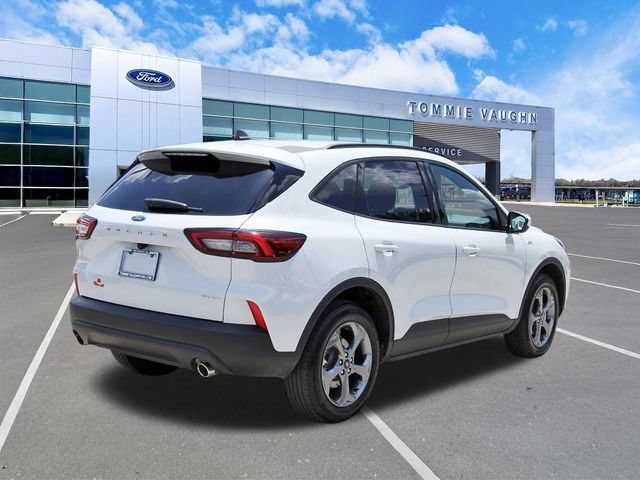 Certified 2025 Ford Escape ST-Line Select AWD/4WD image 4