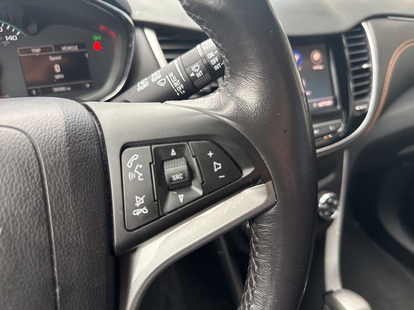 Used 2022 Chevrolet Trax LT w/ LT Convenience Package image 30