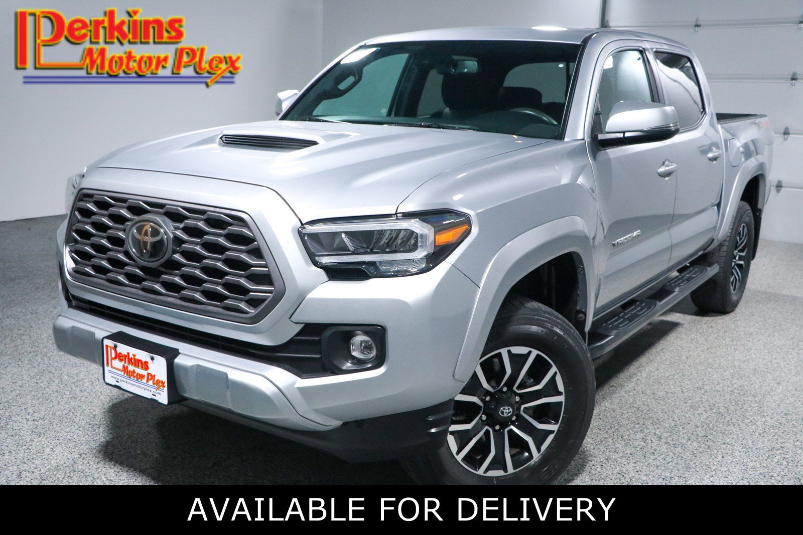 Used 2022 Toyota Tacoma TRD Sport w/ Technology Package AWD/4WD image 1
