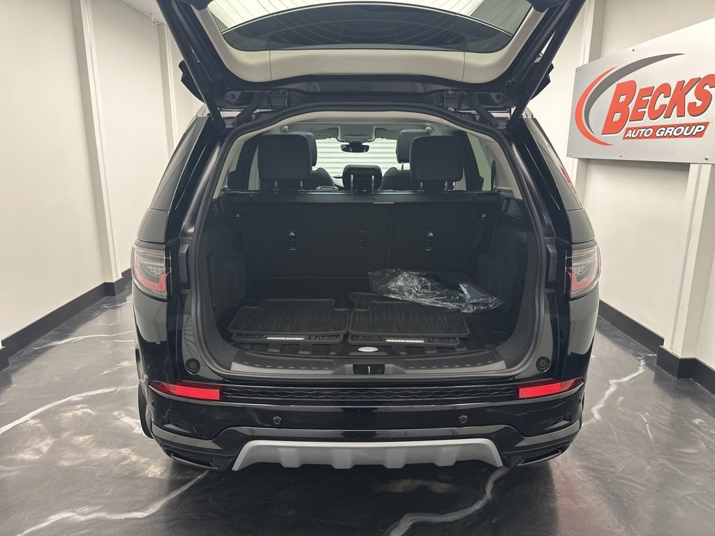 Used 2025 Land Rover Discovery Sport S image 30