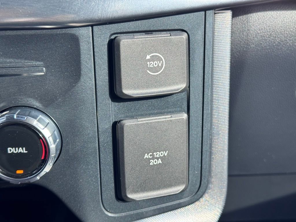 Used 2025 Ford F150 Platinum w/ Equipment Group 702A High image 38