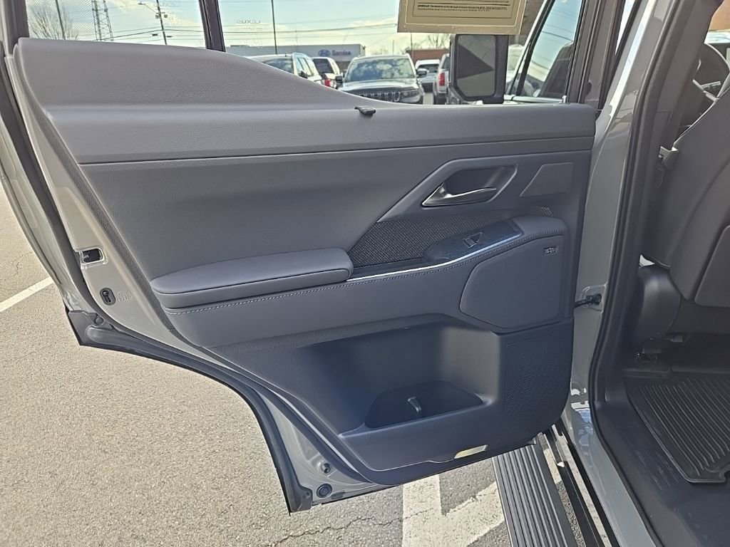 Used 2025 Lexus GX 550 w/ Accessory Package (2T) image 45