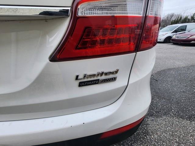 Used 2015 Hyundai Santa Fe Limited w/ Option Group 04 AWD/4WD image 24